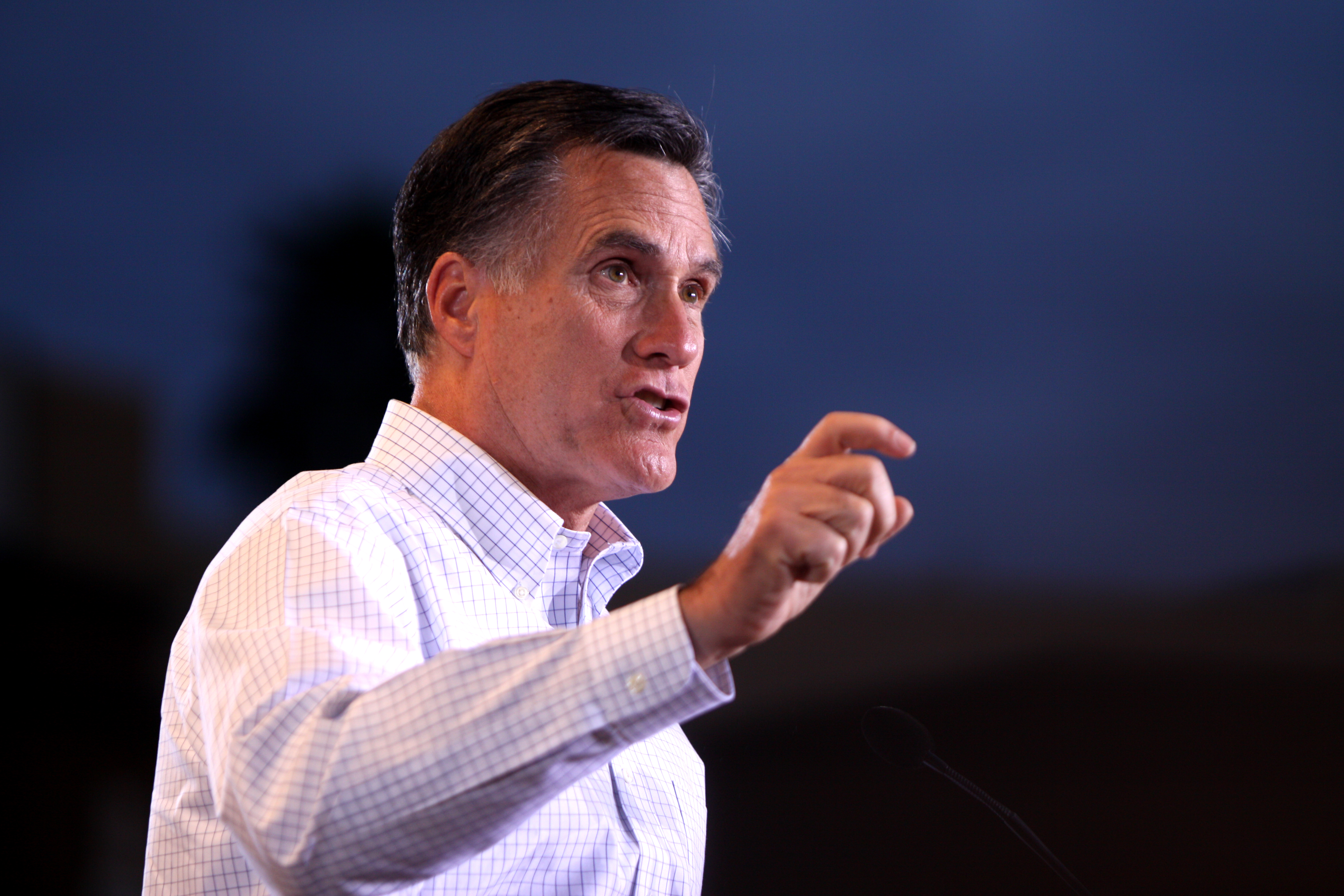 Mitt_Romney_-_Mesa,_Arizona_(2012)